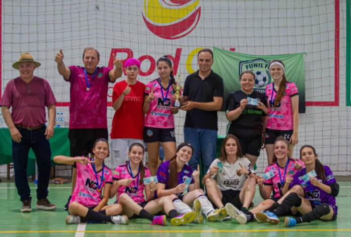 Muliterno sedia I Torneio de Futsal Feminino e reúne equipes da região