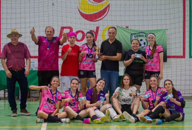 Muliterno sedia I Torneio de Futsal Feminino e reúne equipes da região