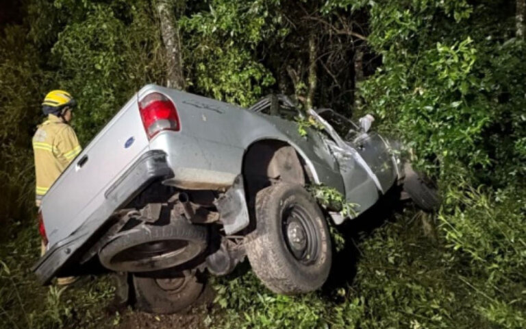 Capotamento na BR-285 deixa quatro feridos em Ciríaco