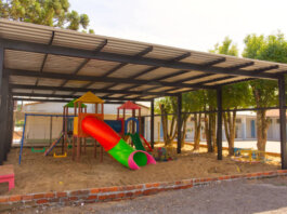 EMEF Gonçalves Dias, em Vanini, recebe cobertura na área dos brinquedos