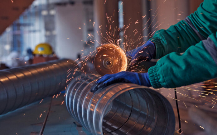 Pouco mais da metade das indústrias planeja investir em 2026