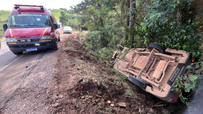 Colisão entre veículos deixa feridos na ERS-129, em Casca