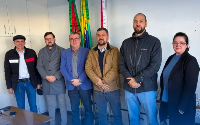 Prefeitura de Casca cobra melhorias no abastecimento de água em reunião com a Corsan