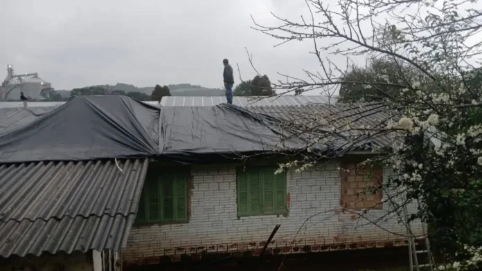 Tempestade de granizo em Ciríaco provoca danos em residências e propriedades
