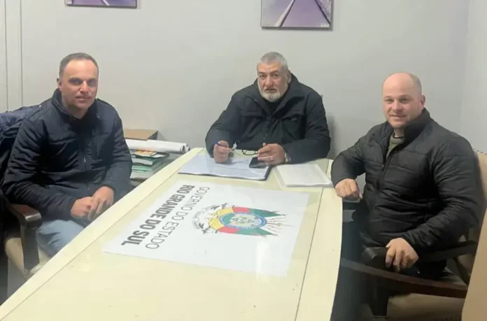 Prefeito e vice solicitam melhorias na ERS-462 durante audiência com o DAER
