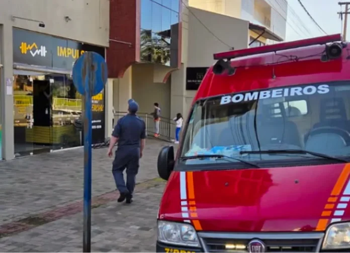 Bombeiros atenderam ocorrência de pessoa presa em elevador em Casca
