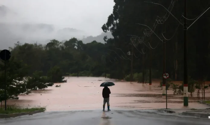 Ciclone extratropical favorece tempestade no Rio Grande do Sul
