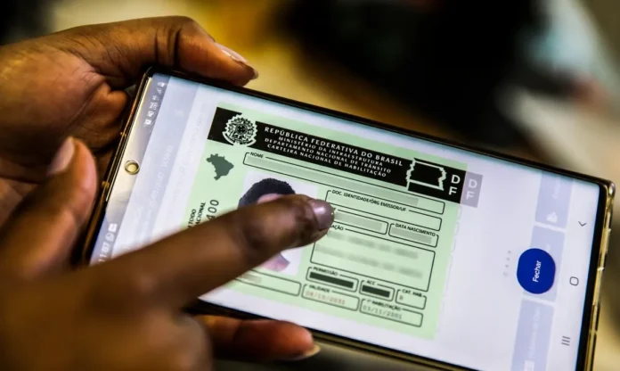 Carteira Nacional de Habilitação vencida entre junho e setembro tem validade extra até dezembro