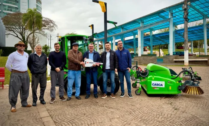 Novo equipamento amplia capacidade de manutenção das vias e espaços públicos em Casca
