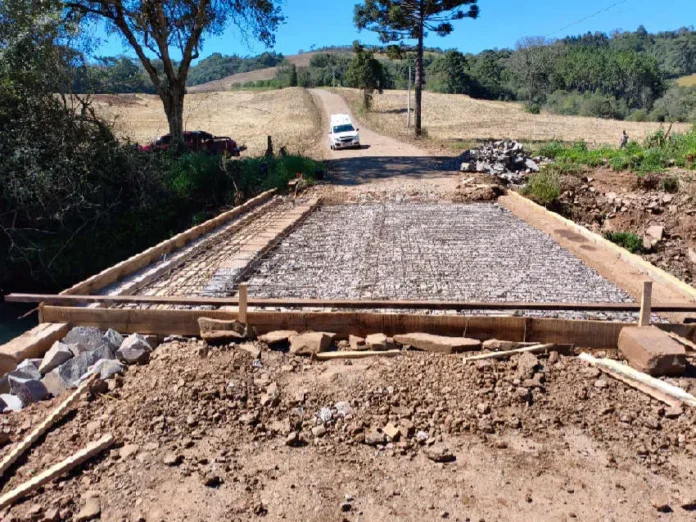 Ponte entre David Canabarro e São Jorge está interditada