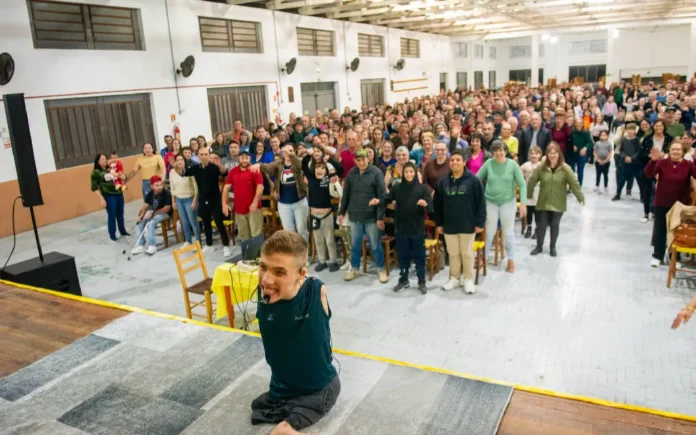 Tiago Linck compartilha trajetória de superação em evento do Setembro Amarelo em Vanini