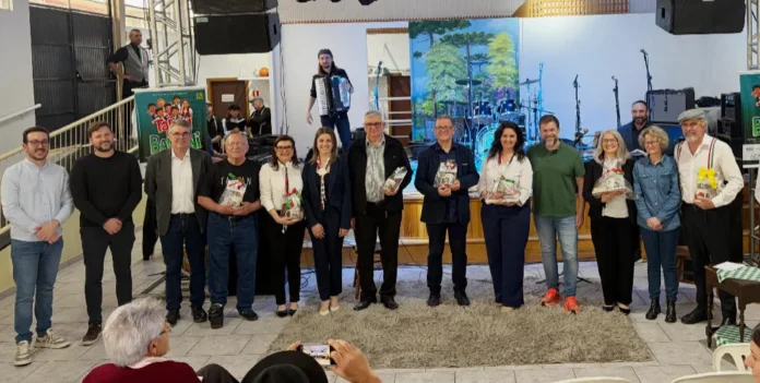Material didático para ensino do Talian é lançado em Casca